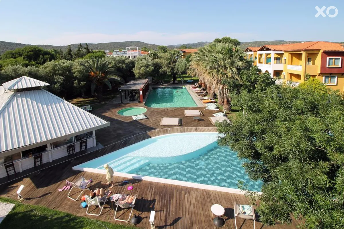 Despotiko Apartment Hotel & Suites