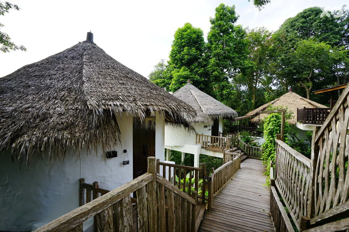 Aana Resort & Spa