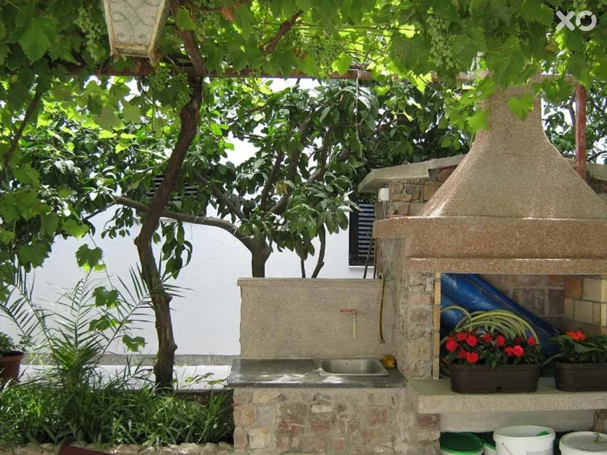Franeta Apartments