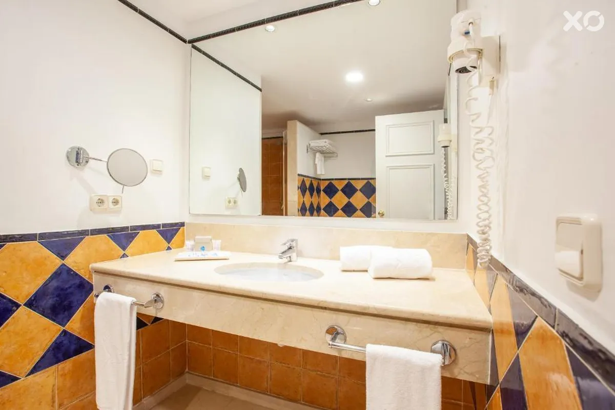 Grupotel Macarella Suites & Spa
