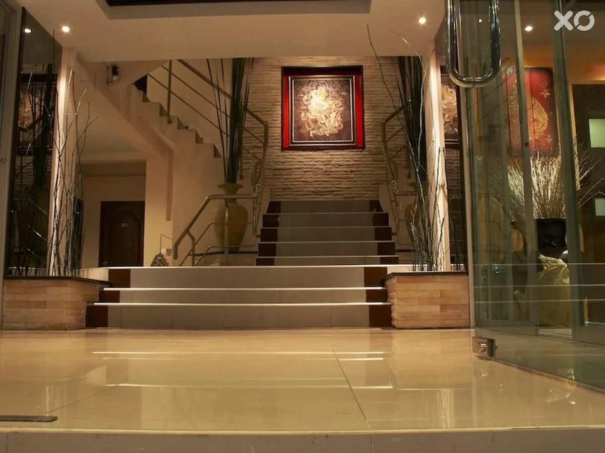 Grand Pinnacle Hotel