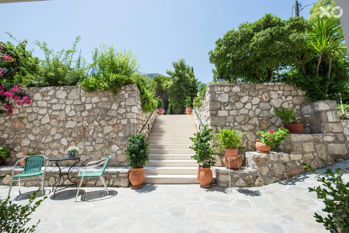Aliki Hotel