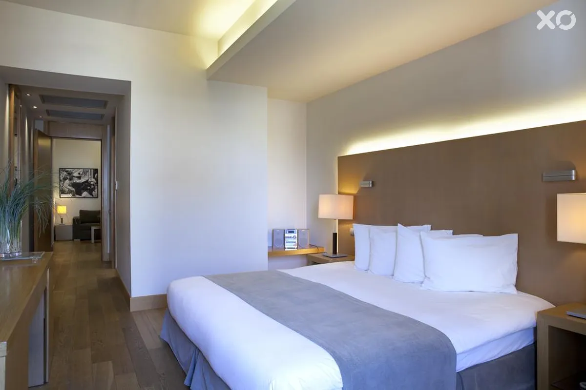 Lazart Hotel