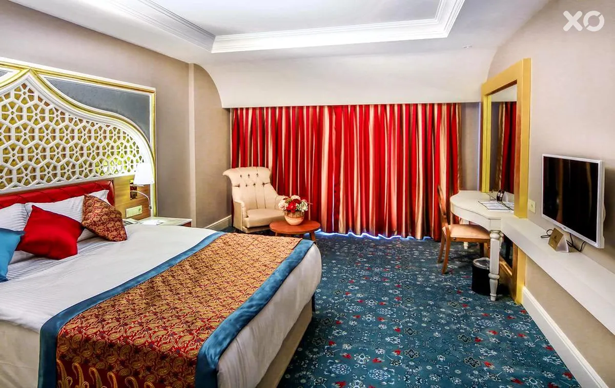 Royal Taj Mahal Hotel
