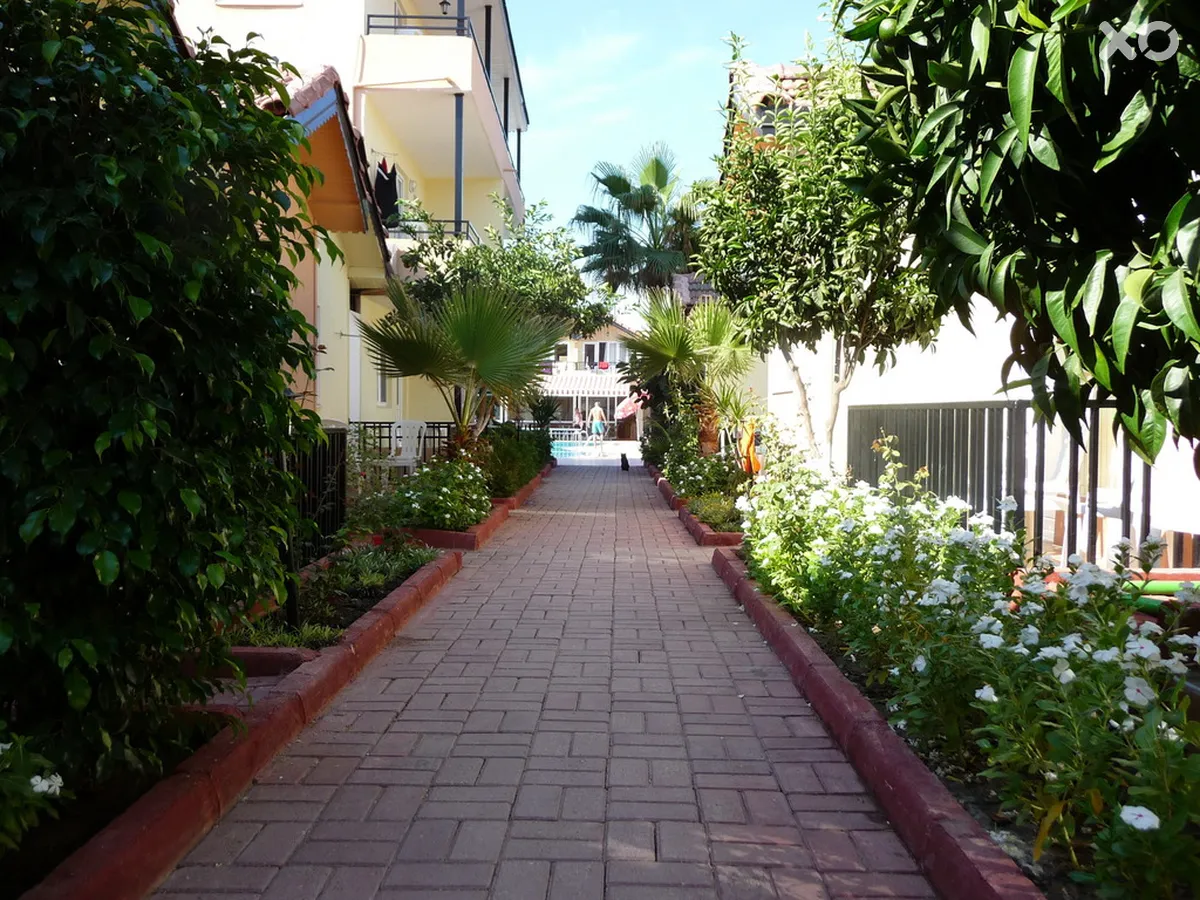 Sayanora Hotel