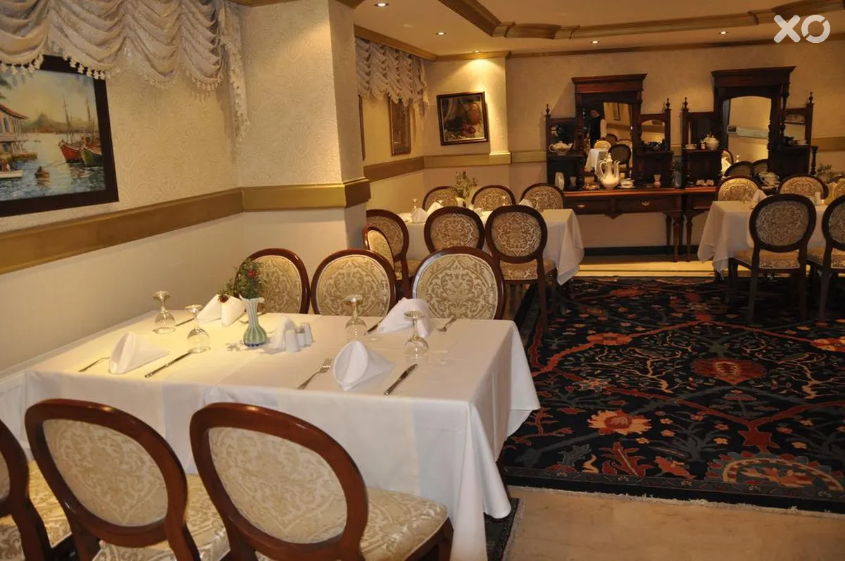 Aruna Hotel