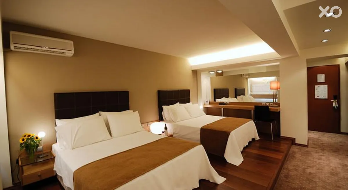 Capsis Hotel