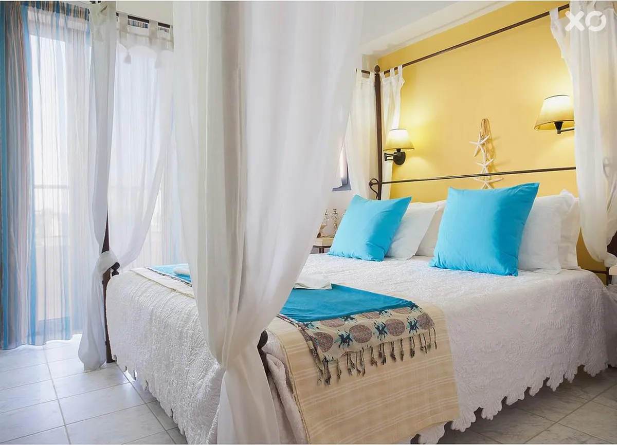 Golden Bay Studios & Apartments