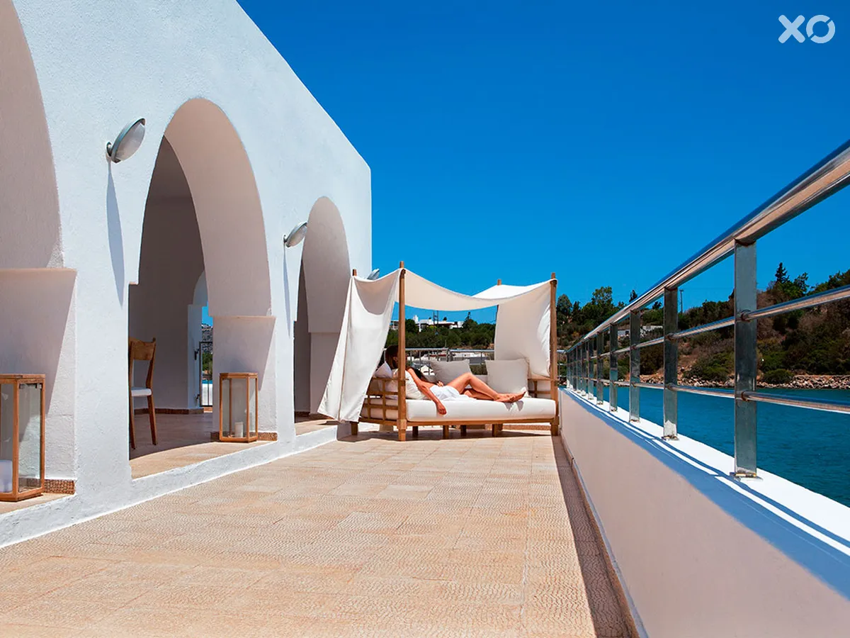 Minos Beach Art Hotel