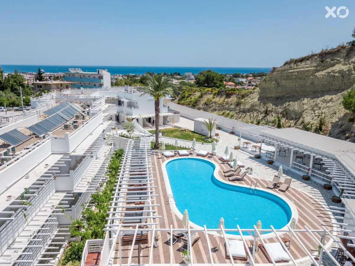 Alex Beach Hotel Bungalows