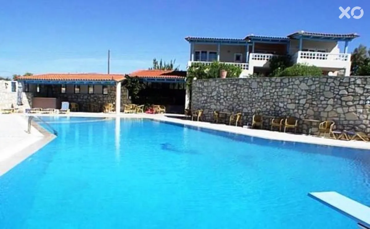 Nicolas Apartments
