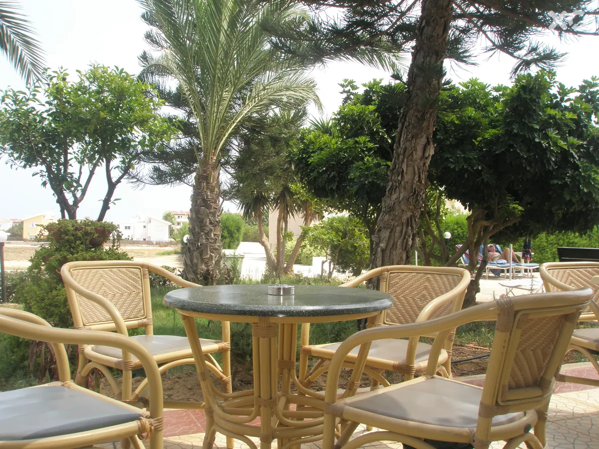 Debbie Xenia Hotel Apartments