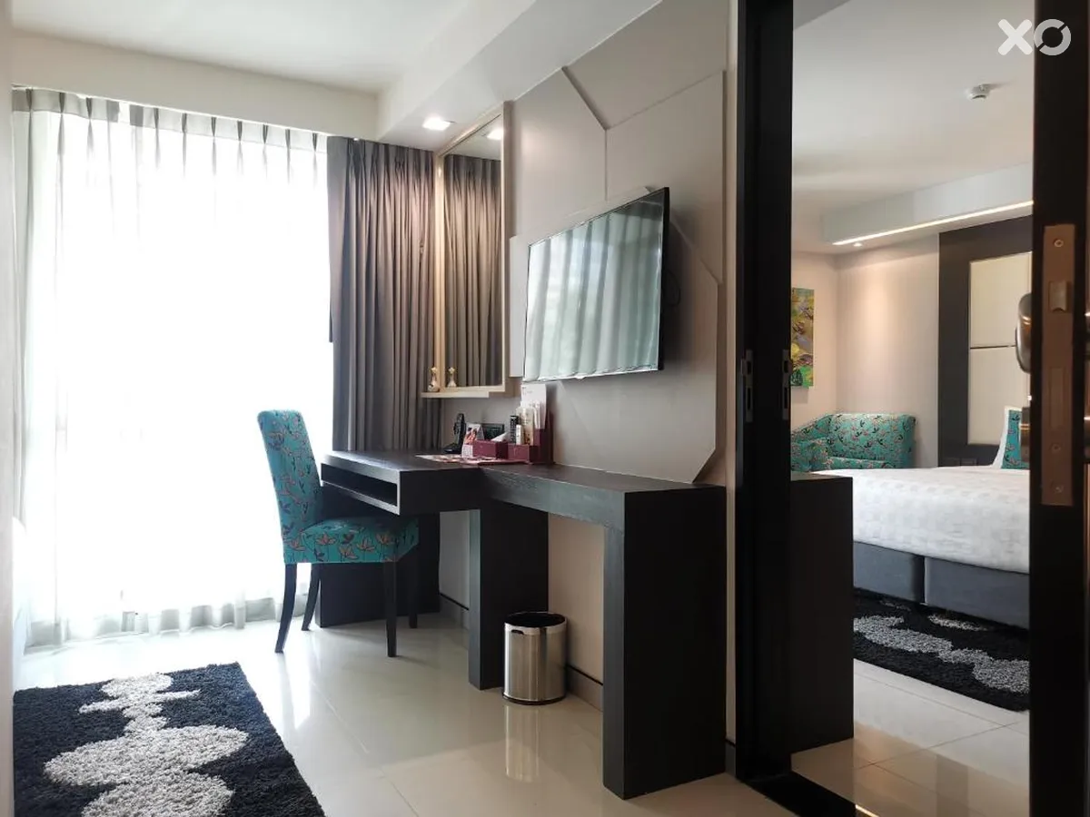 Clover Asoke Hotel