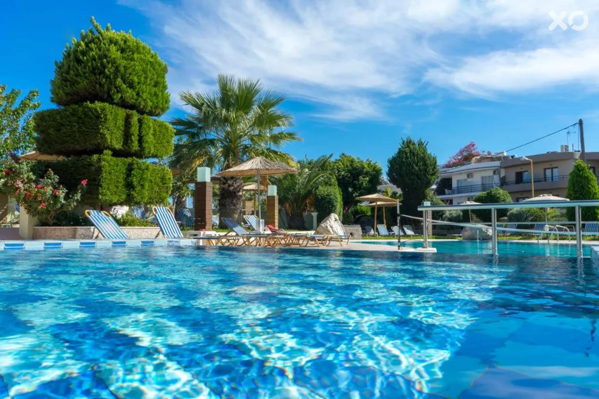 Stamos Hotel