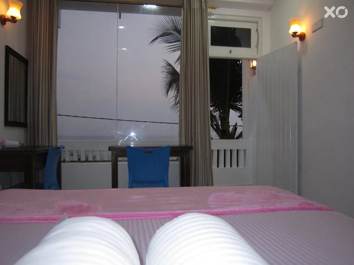 White Surfing Beach Resort