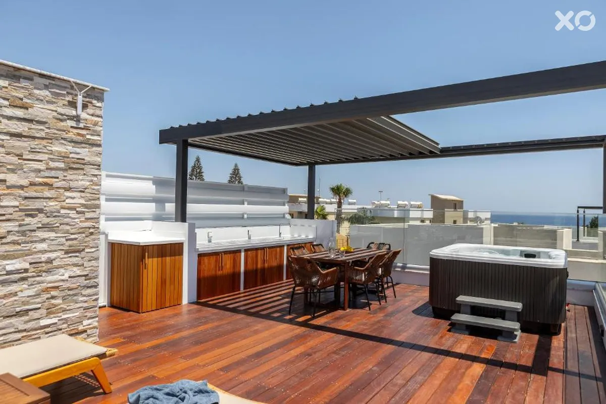 Louis Chris Le Mare Gold Villa
