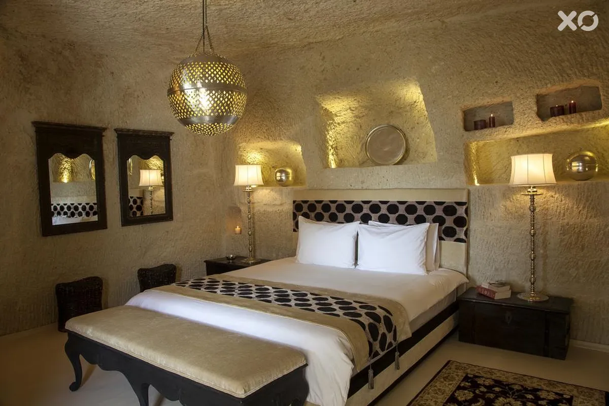 Hezen Cave Hotel