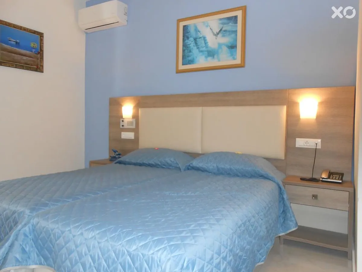 Voula Hotel & Apartments