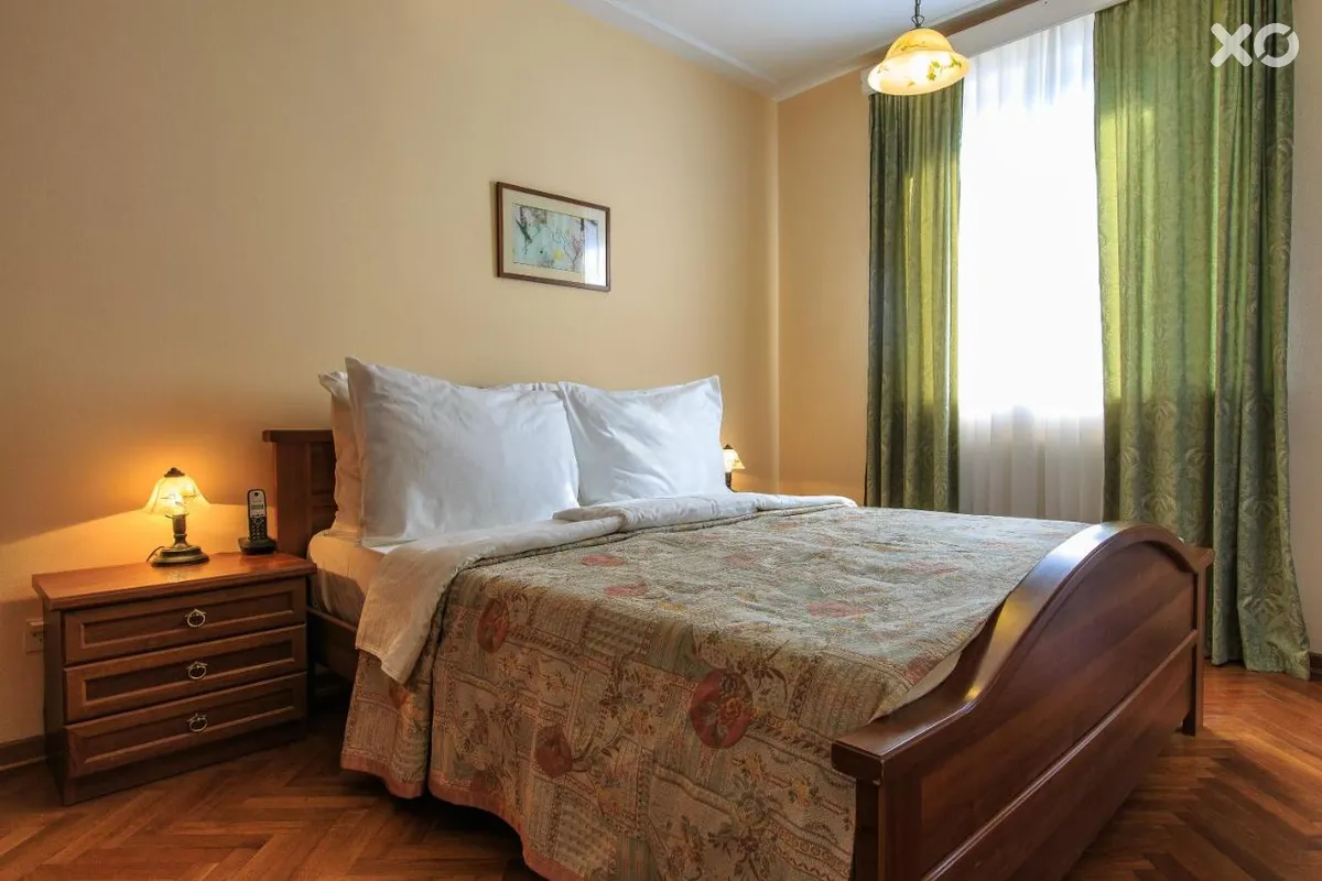 Velzon Villa