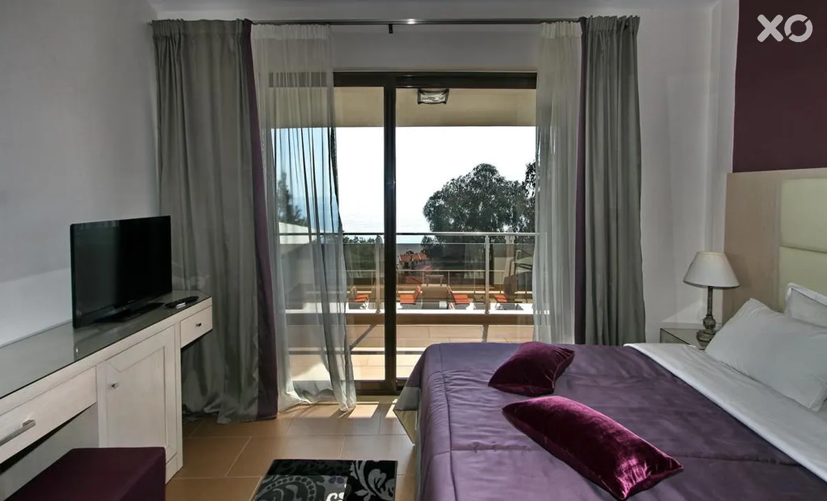 Greek Pride Cronwell Rahoni Hotel