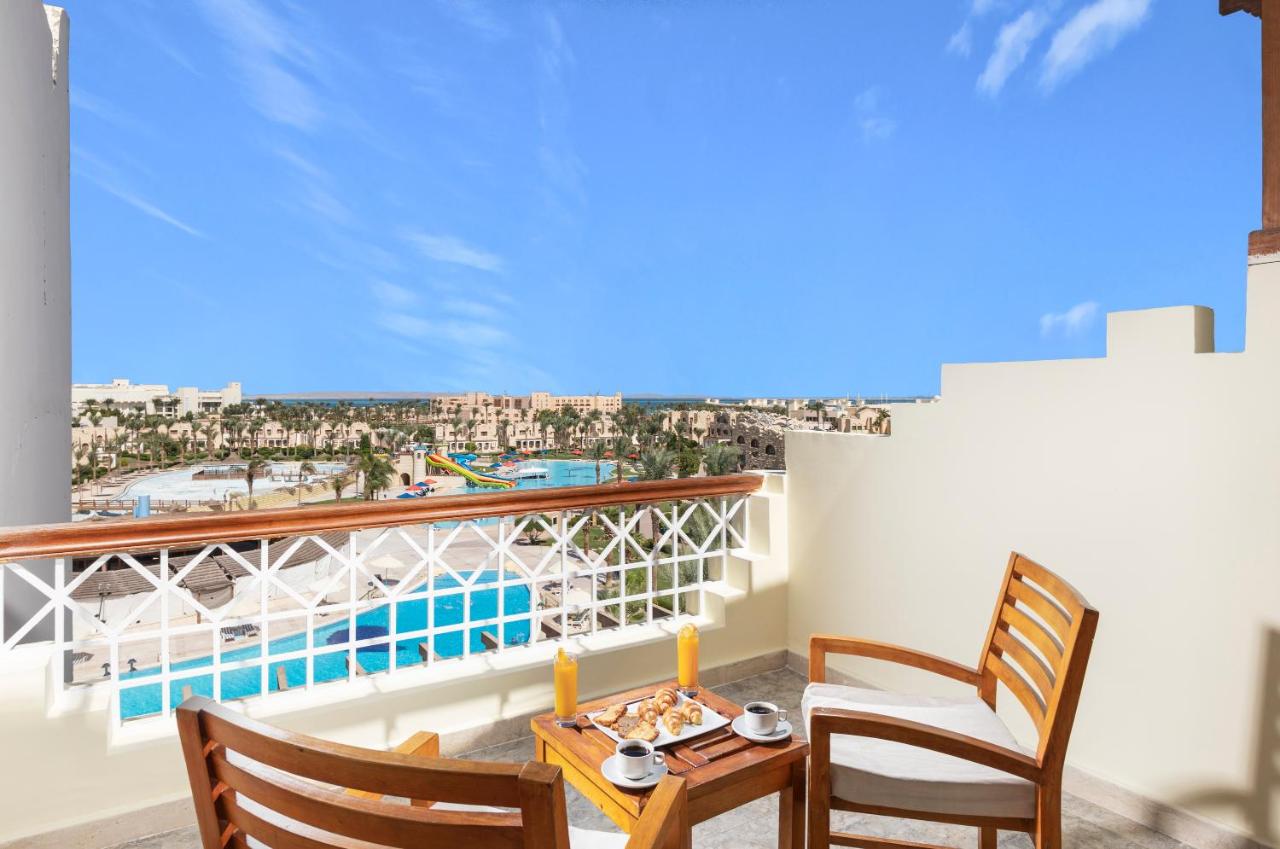 Royal Lagoons Resort & Aqua Park