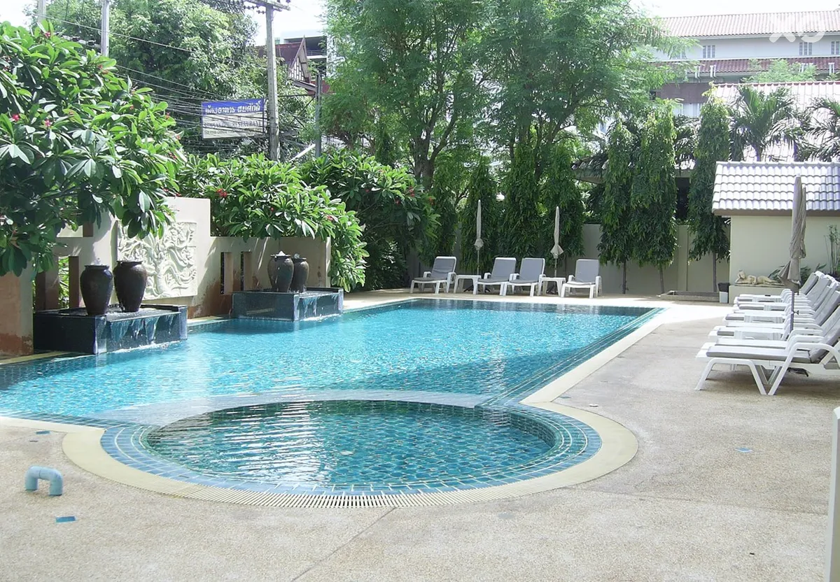 Crown Pattaya Beach Hotel