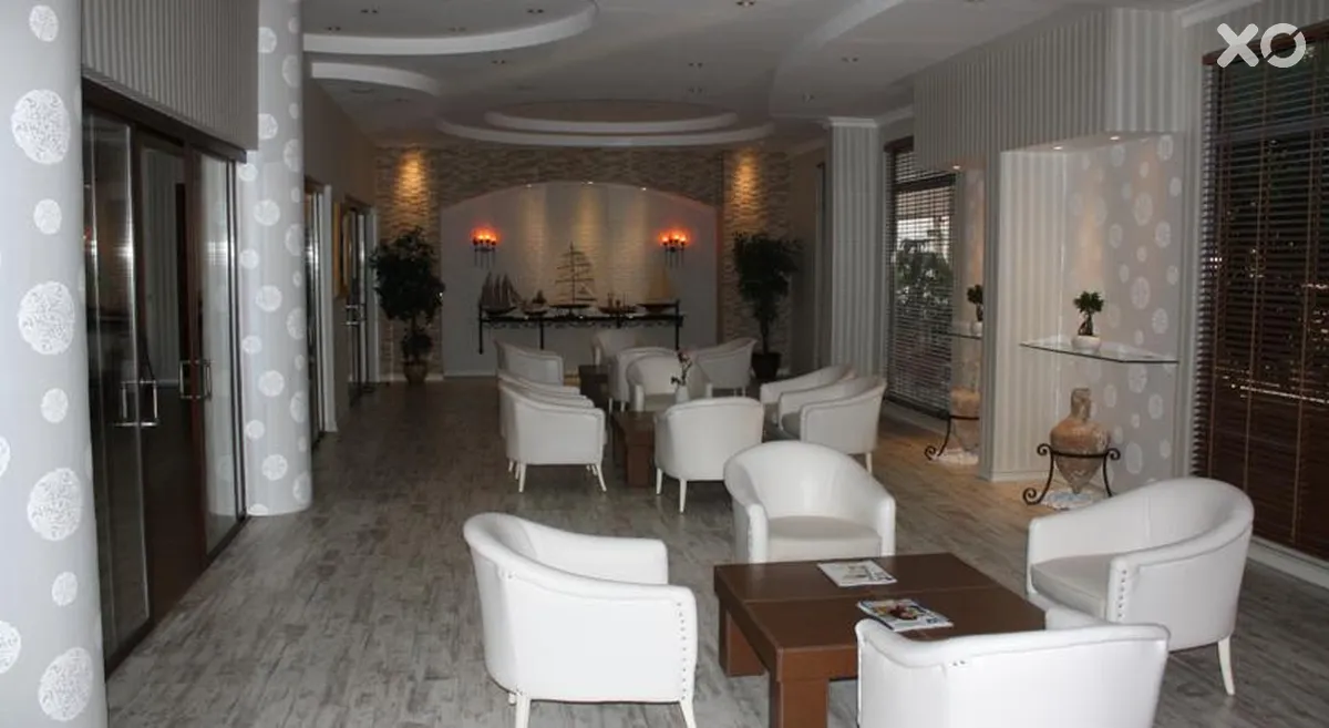 Romance Hotel