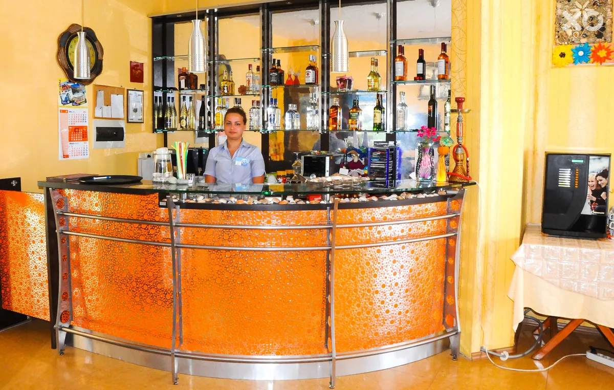 Apolis Hotel