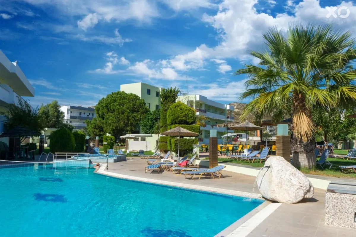 Stamos Hotel