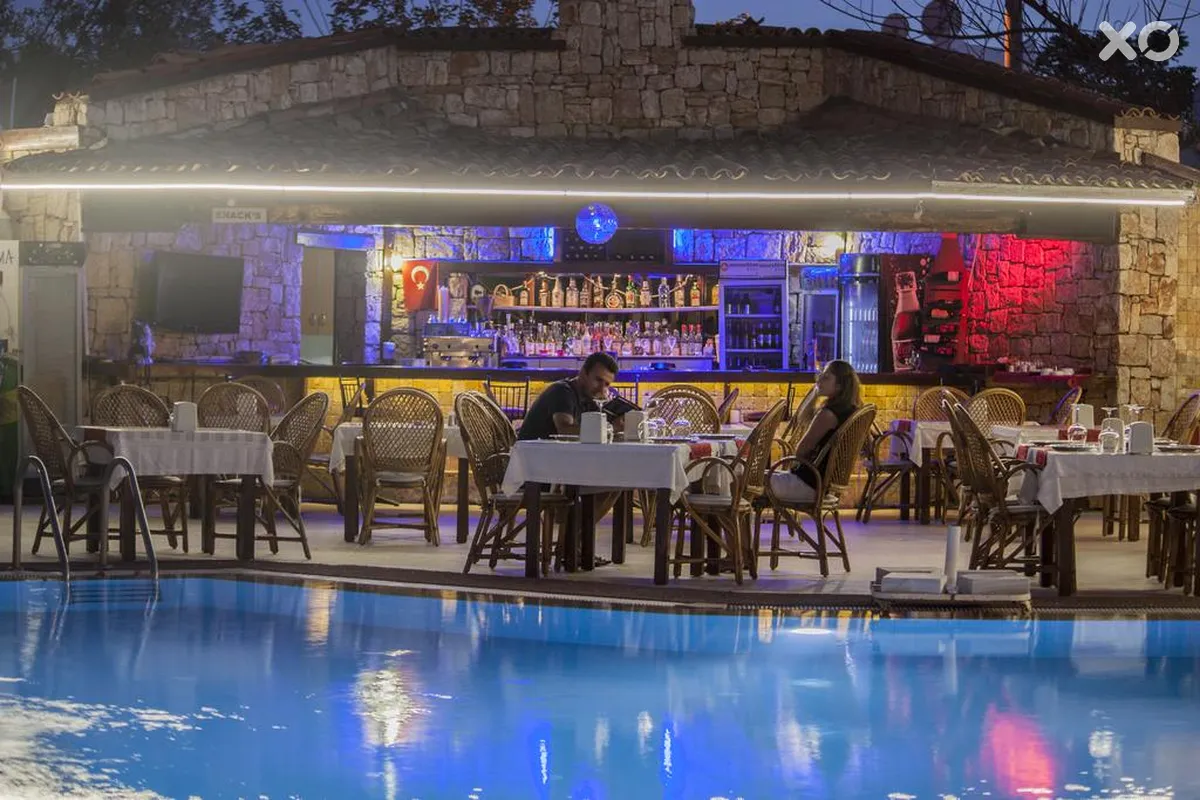 Moonshine Hotel & Suites