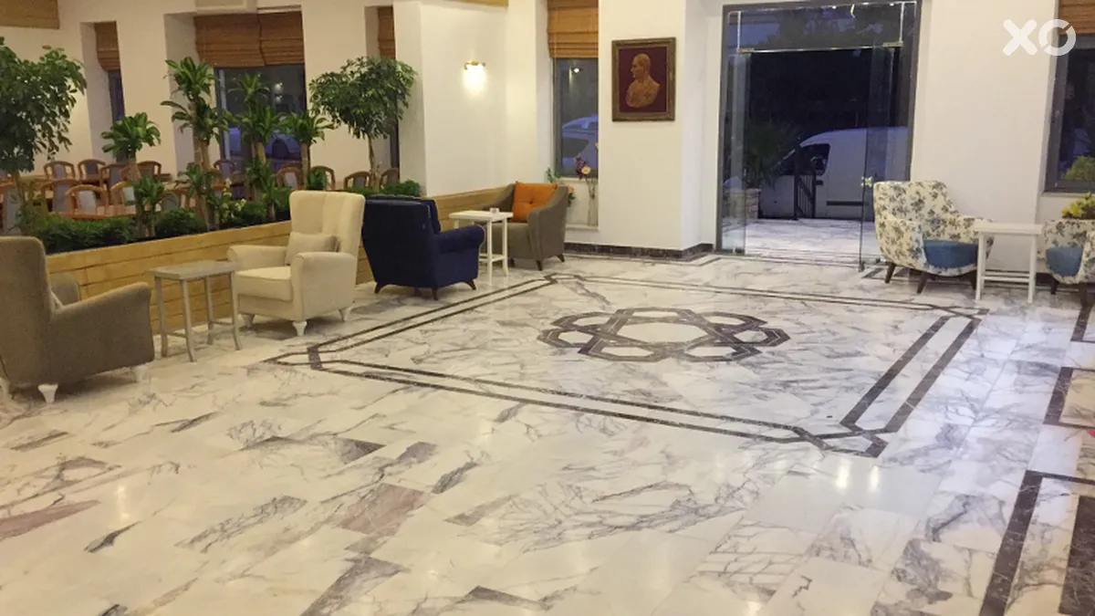 Aryes Deluxe Hotel