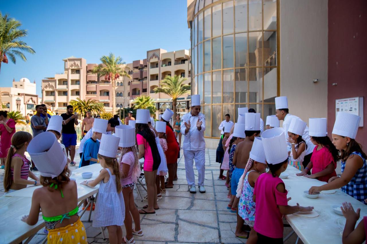 Sunny Days El Palacio