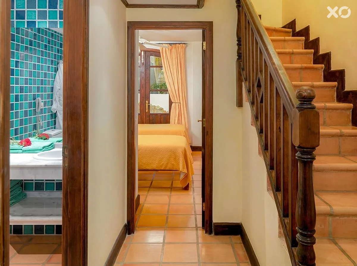 Regency Country Club Apartments & Suites