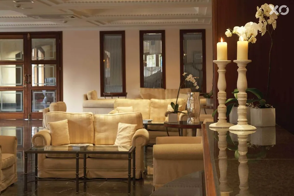 Mitsis Petit Palais Beach Hotel