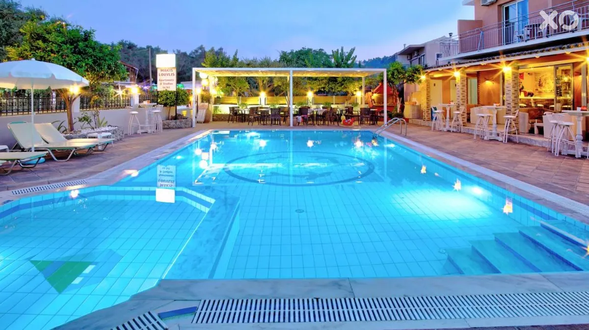 Makis Louvlis Apartments & Studios