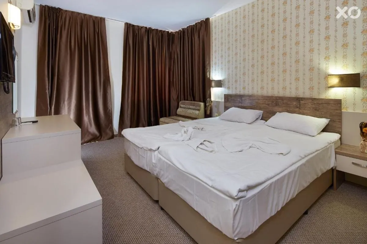 Lira Hotel