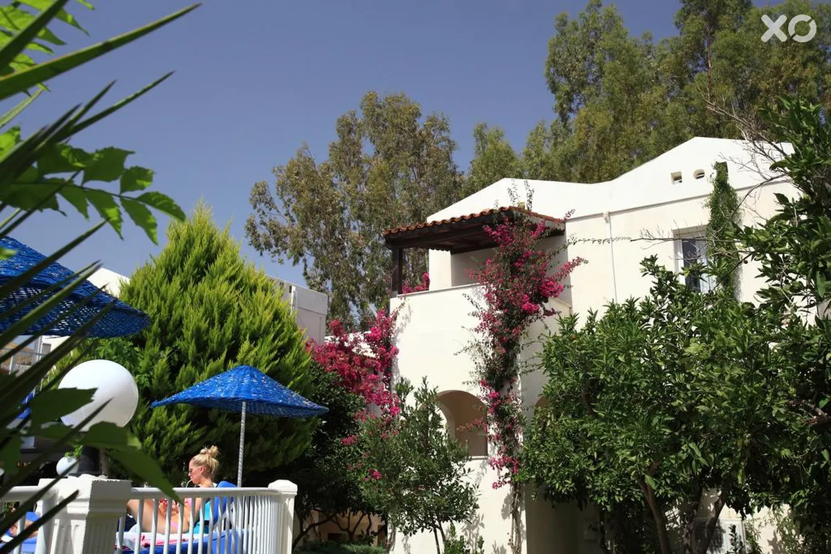 Summer Garden Suites & Beach Hotel