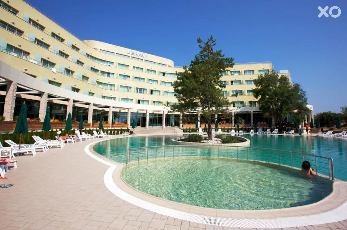 Jeravi Hotel