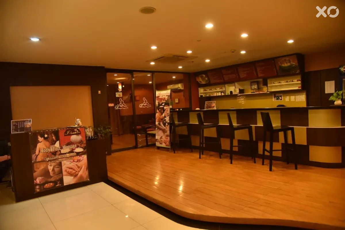 Boss Suites Nana Hotel
