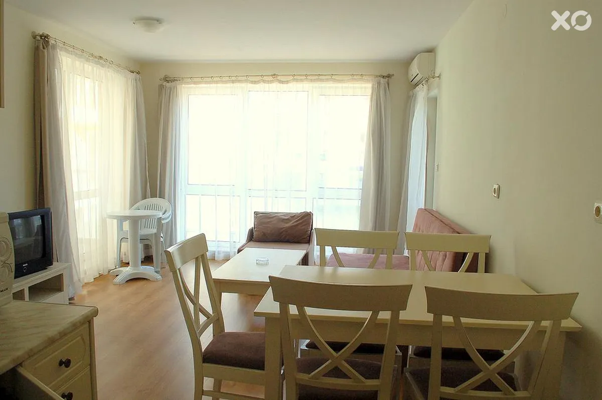 Flores Park Apartments