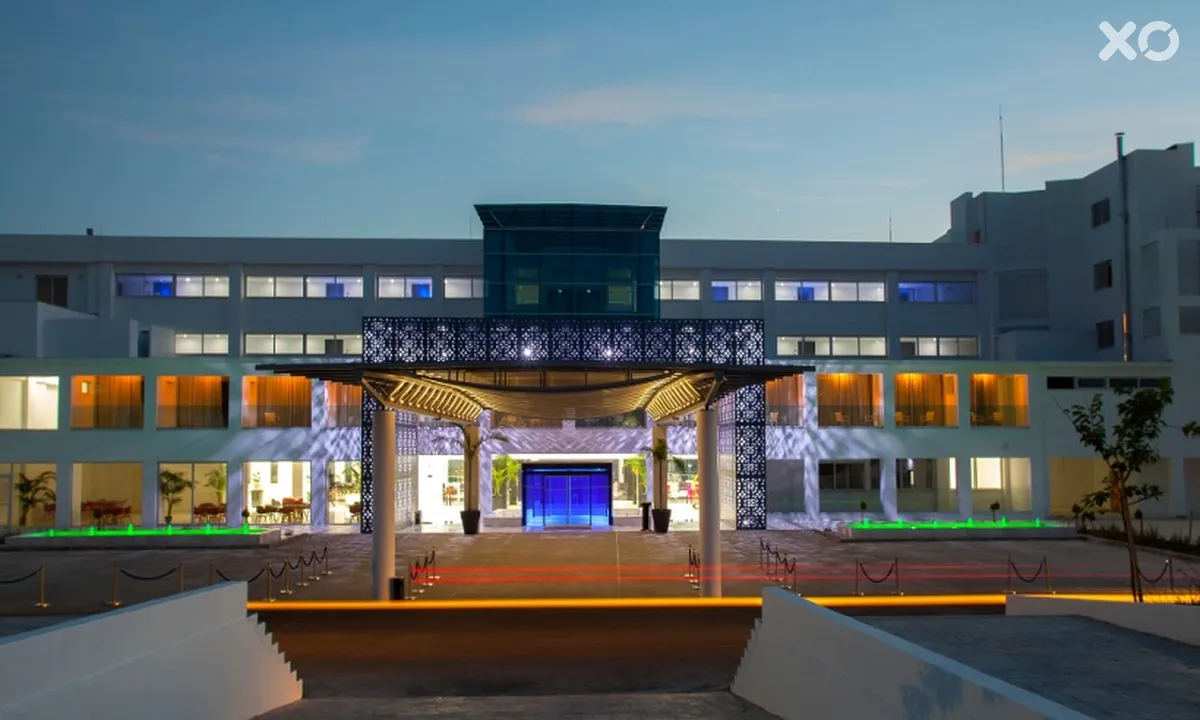 King Evelthon Beach Hotel & Resort