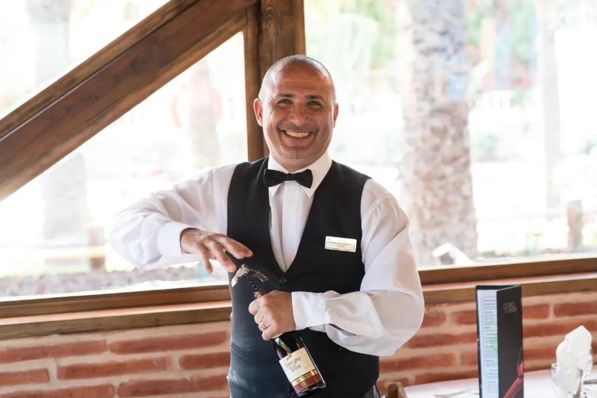 HL Miraflor Suites Hotel