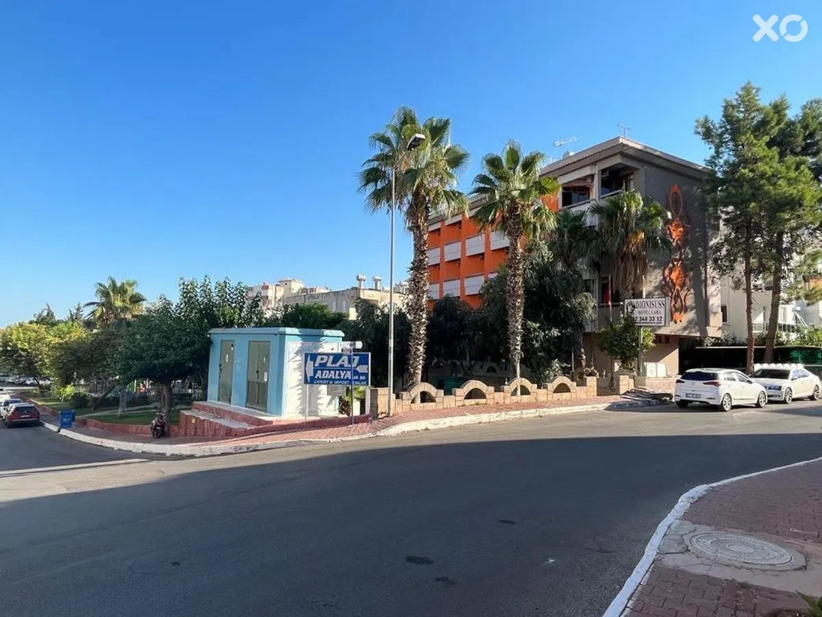 Dionisus Lara Hotel