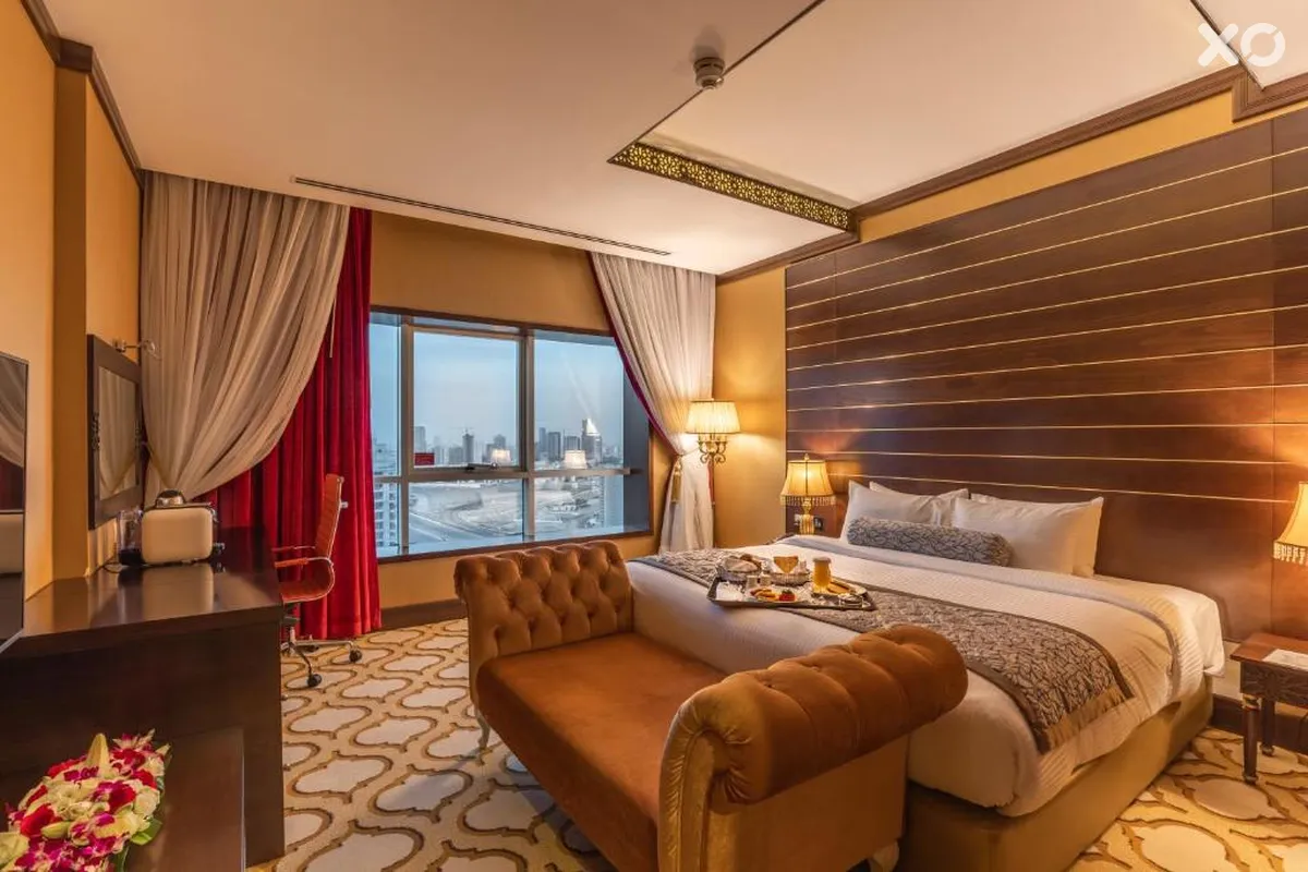 Vintage Grand Hotel