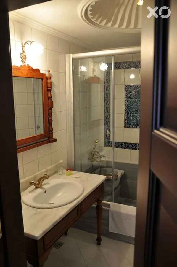 Aruna Hotel