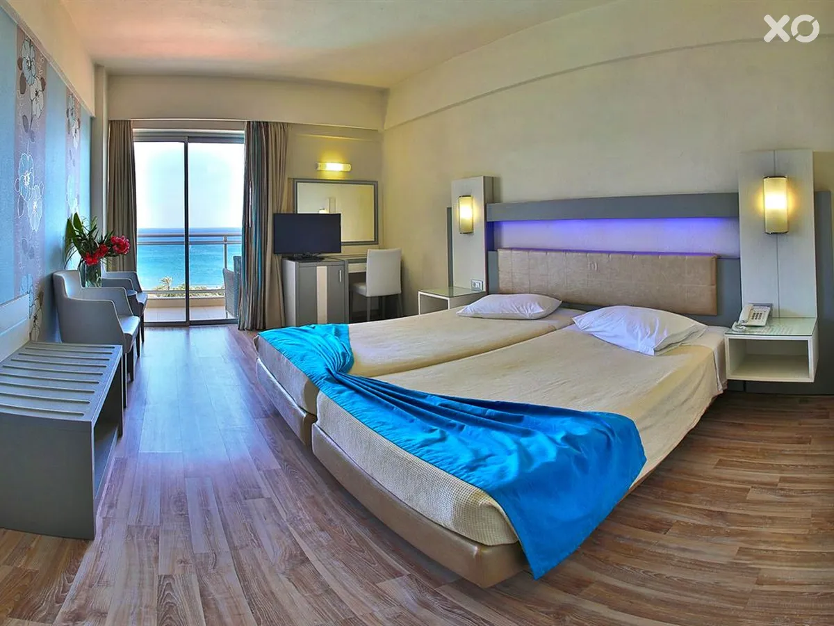 Pegasos Deluxe Beach Hotel