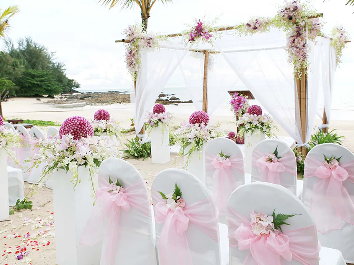 Furaveri Island Resort & Spa