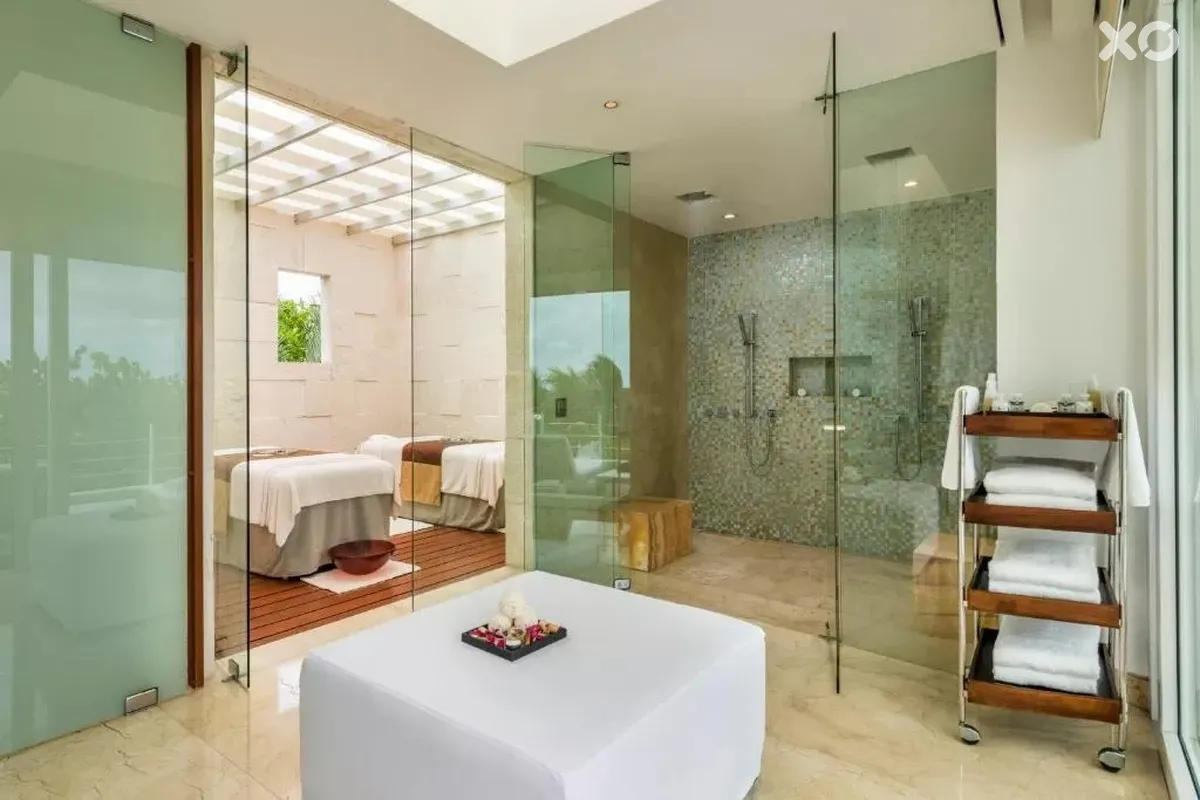 Blue Diamond Luxury Boutique Hotel