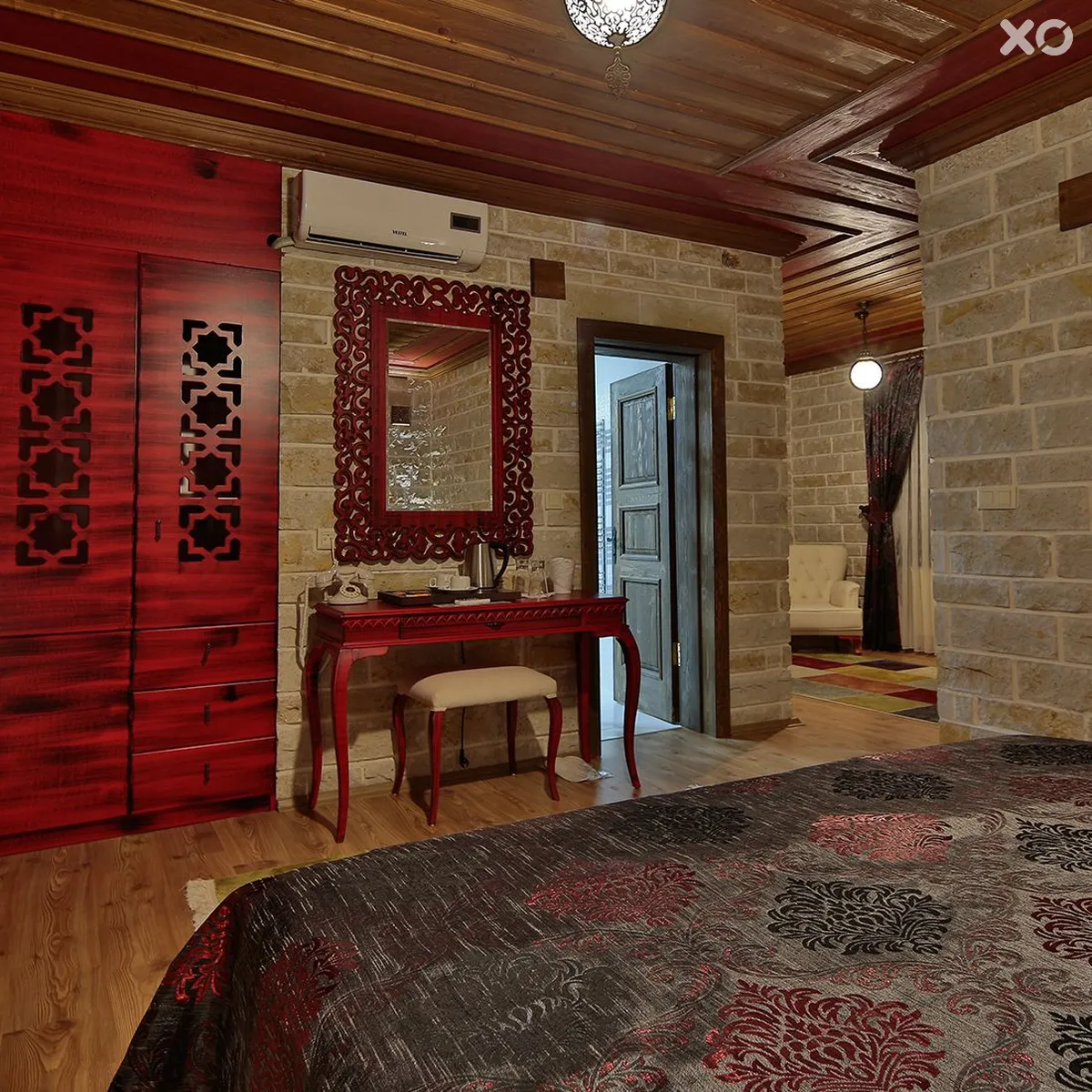 Elevres Stone House