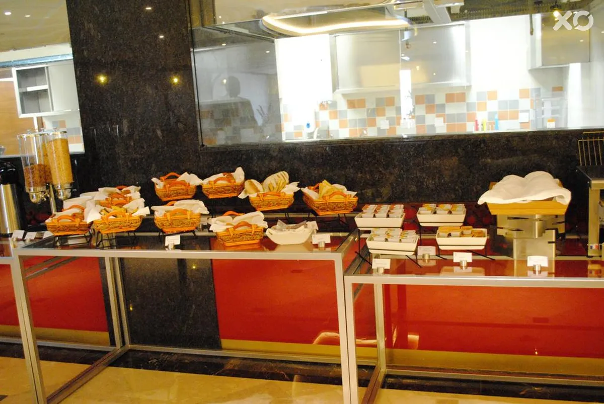 Raviz Center Point Hotel
